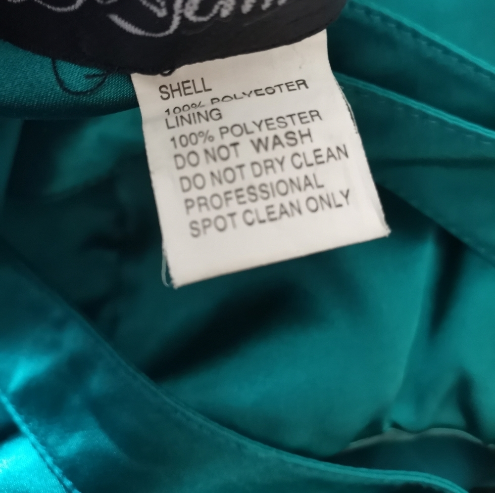 La Femme Green  Prom Dress - Picture 4 of 7